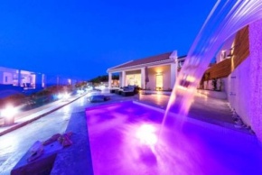 Cavo Mare Deluxe Villas